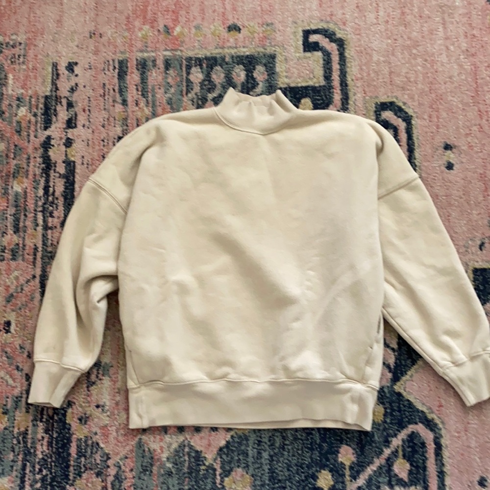Tna Aritzia fleece sweatshirt